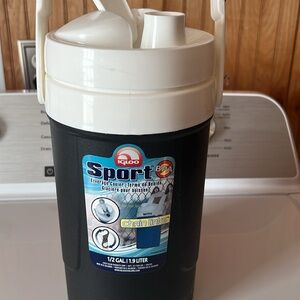 Igloo Black and White Sport Beverage Cooler